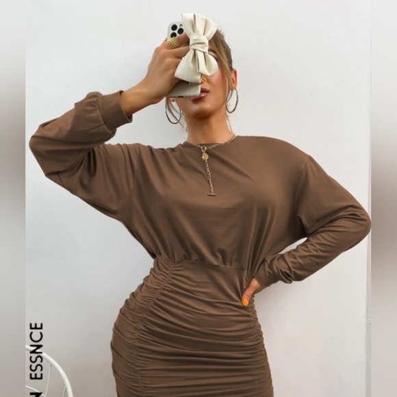 Solid Ruched Drop Shoulder Bodycon Dress - Picture 4 of 4